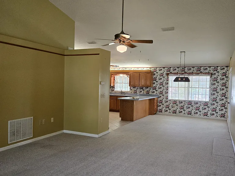 1 Bonaire Pl — Photo 2