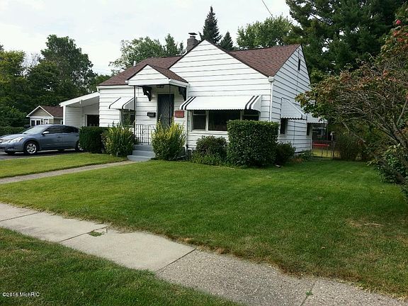 4th image of 147 Willard Ave E