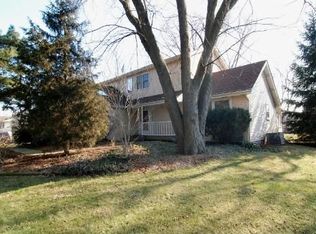 28W381 Rogers Ave, Warrenville, IL 60555