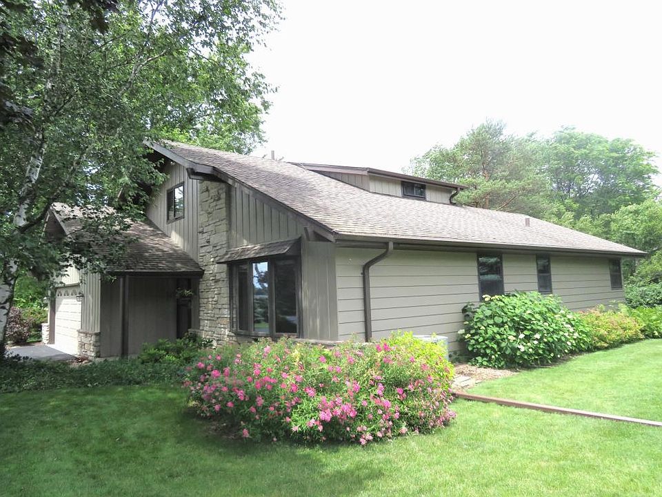 1st image of N59W25718 Eyrie Dr