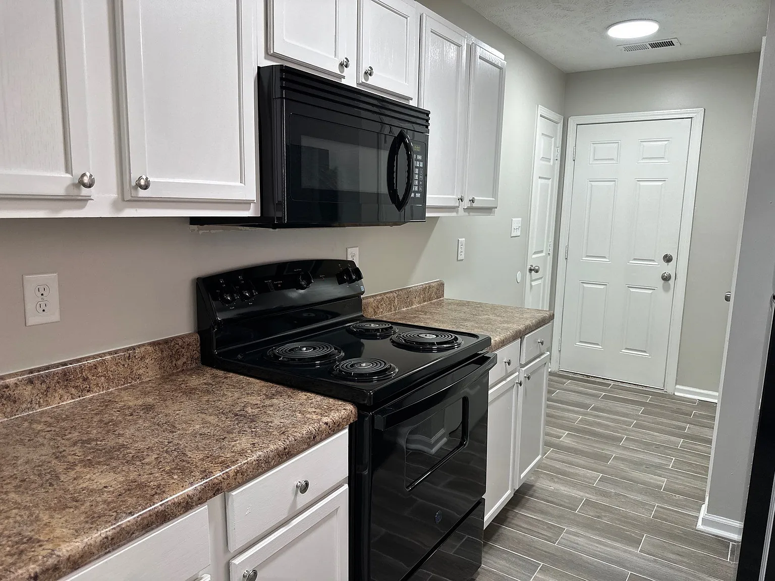 2 bed, 1138 sqft, $1,250 — Photo 2