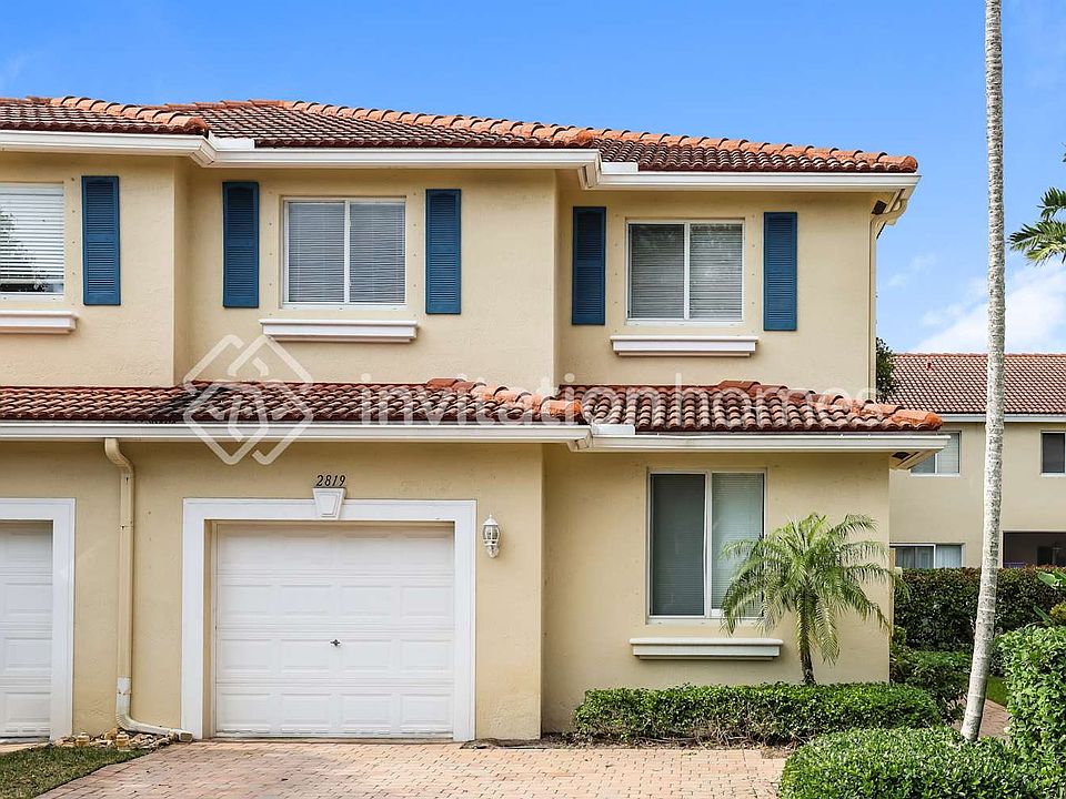 1st image of 2819 S Evergreen Cir