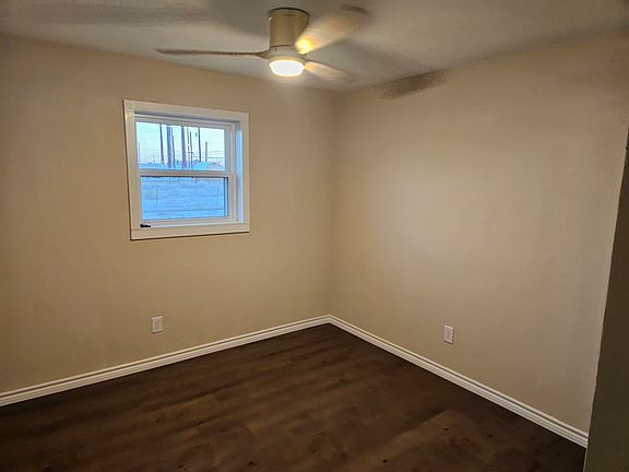 5th image of 319 N Oak St