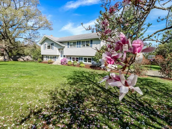 16 Jefferson Drive, New Milford, CT 06776