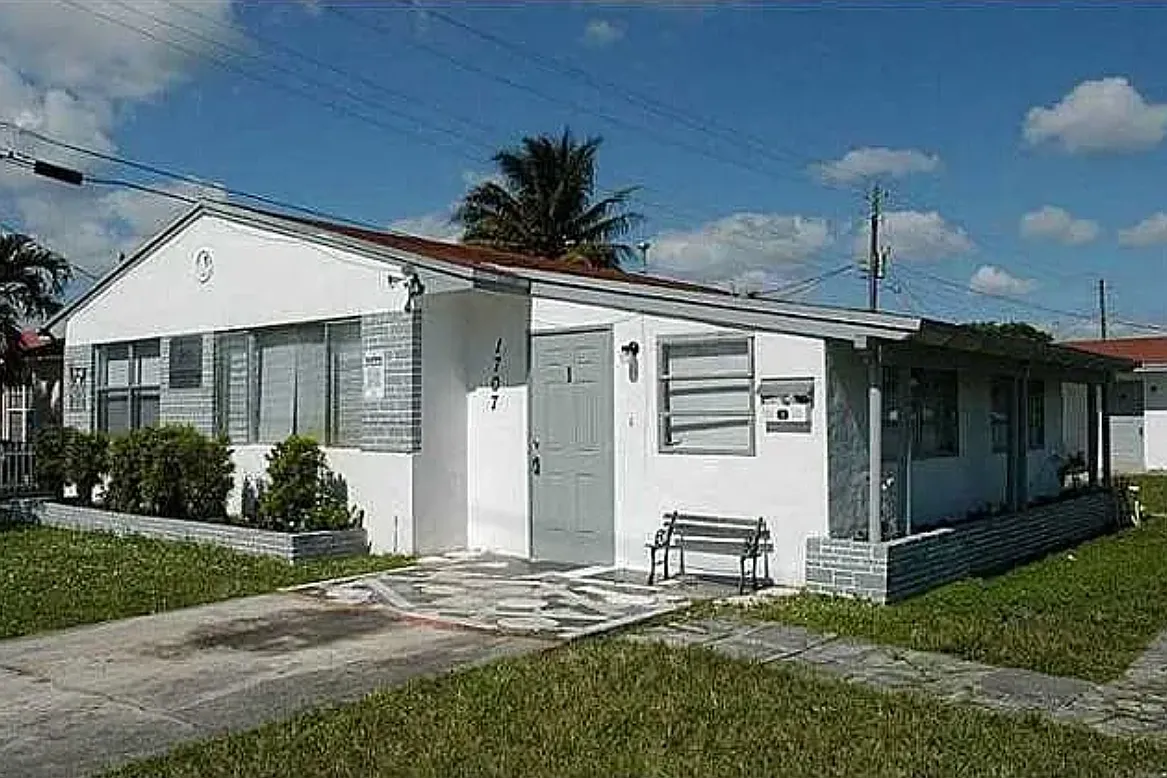Building Photo - 1707 Taft St