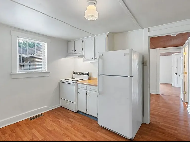 702 Richard St #A — Photo 8