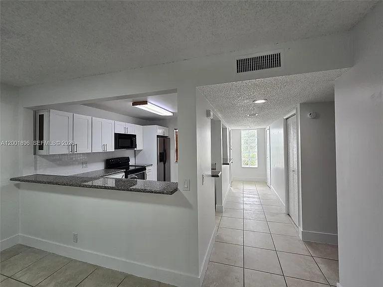 310 Racquet Club Rd #204 — Photo 2