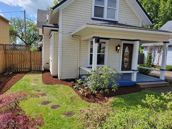 2nd image of 2830 SE Glenn St