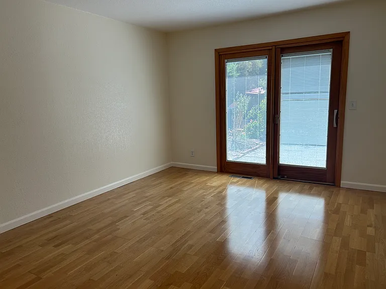 4220 Brookshire Cir — Photo 23