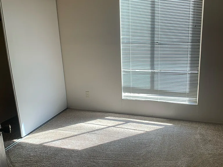 720 Adams St #10 — Photo 15
