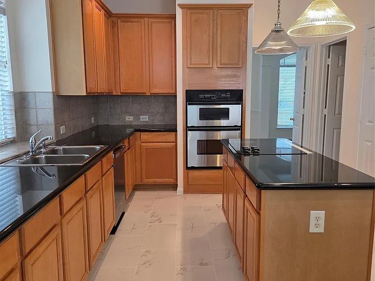4306 Lakeside Meadow Dr — Photo 12