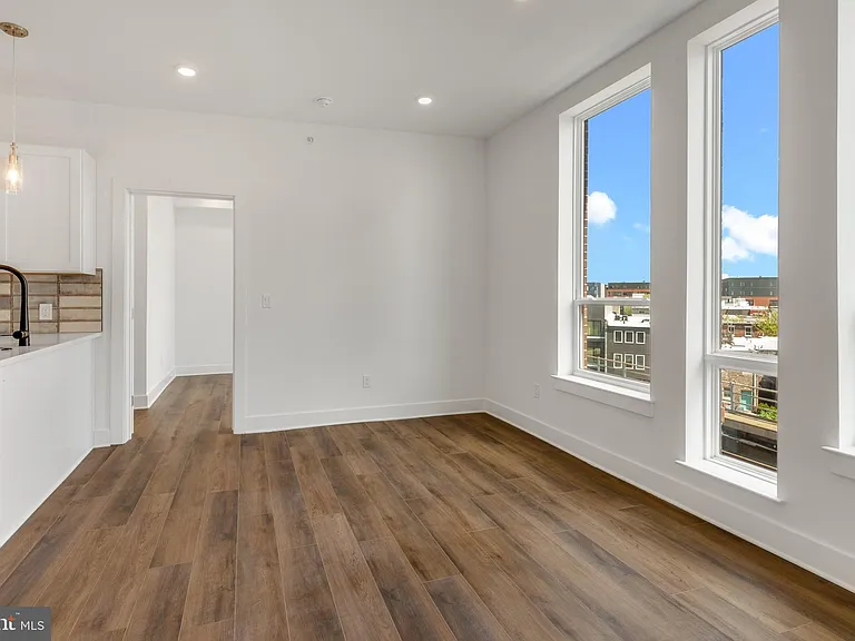 2214 N Front St #204 — Photo 8