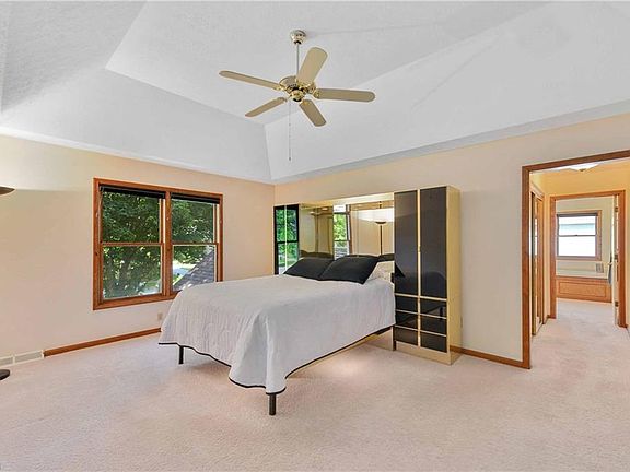 5th image of 30012 Persimmon Dr