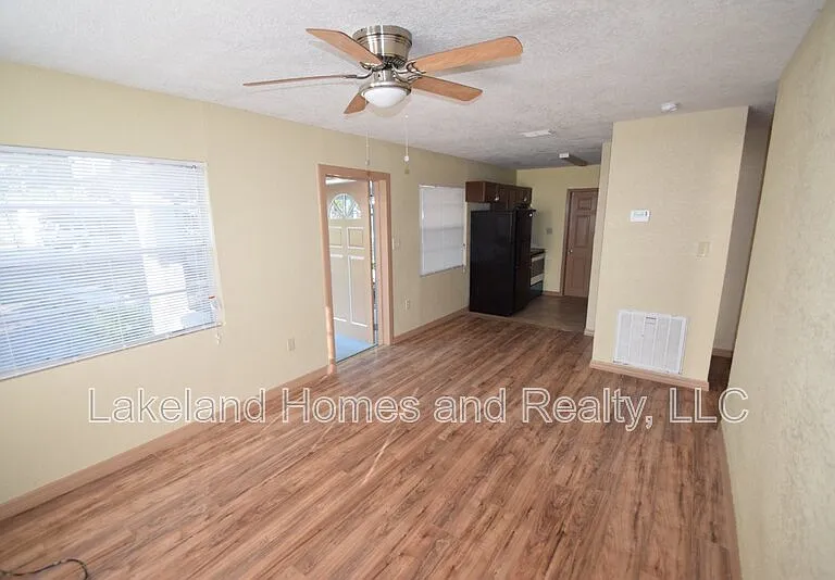 522 Oakland Rd — Photo 5