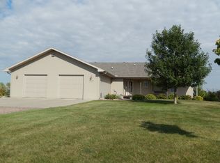 47627 250th St, Garretson, SD 57030