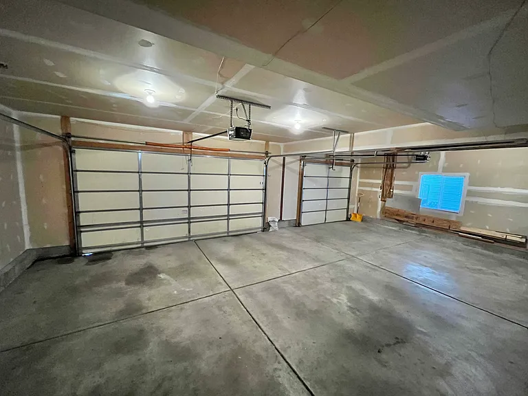 2410 E View Dr — Photo 40