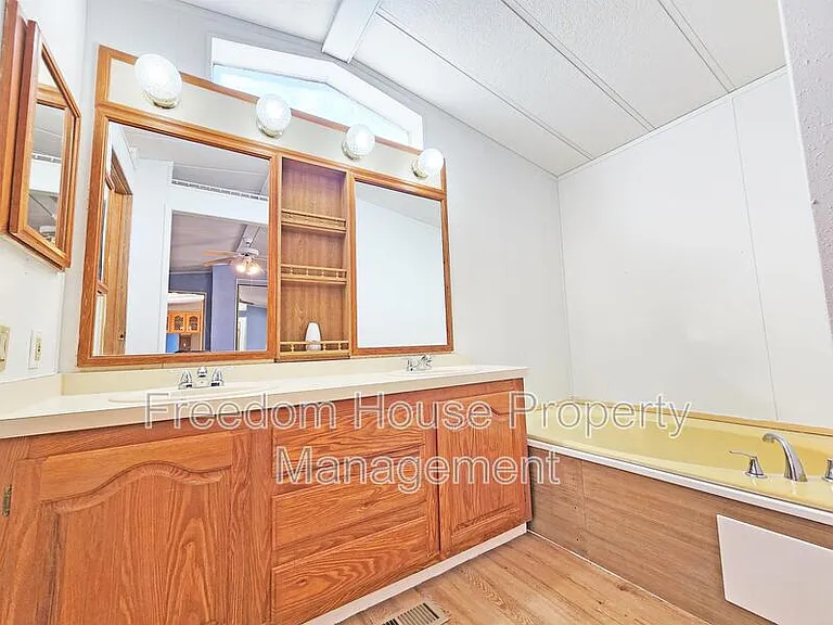 80 Stanley Dr — Photo 11