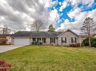 102 English Ct, Oak Ridge, TN 37830