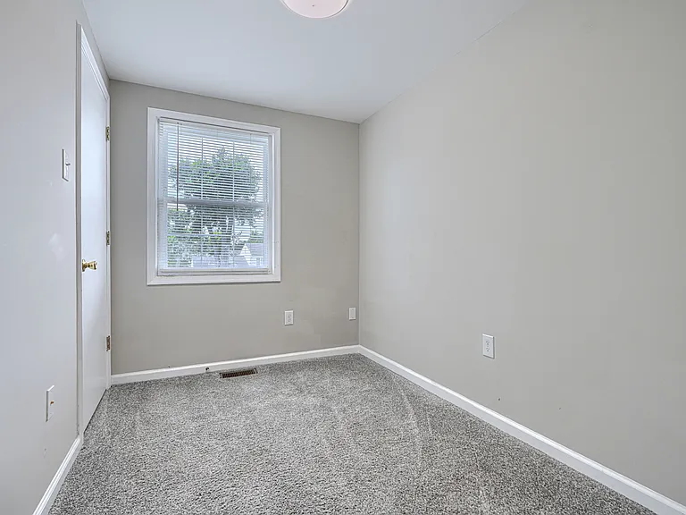 209 Bridge Dr — Photo 26