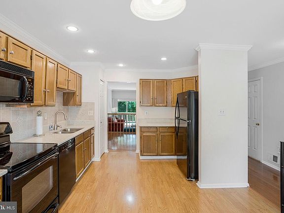 5th image of 3297 Weymouth Ct