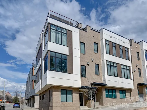 1 Bauhaus Ct, Asheville, NC 28801