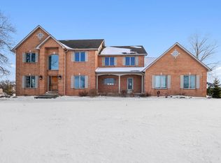 105 Springwood Dr, Hebron, IN 46341