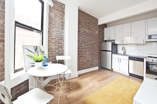 Rented by R New York | media 25