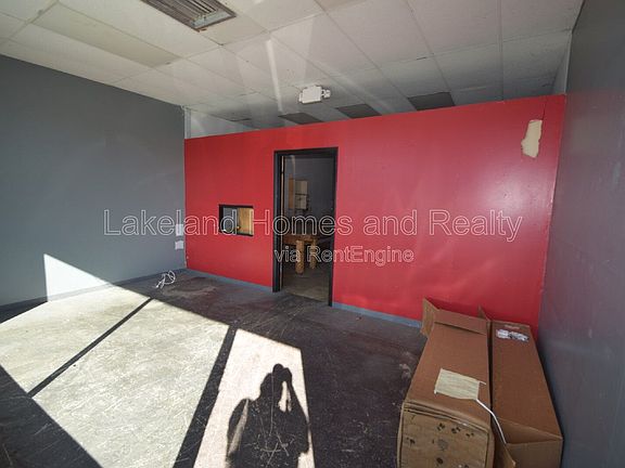 3rd image of 823 N Lake Parker Ave
