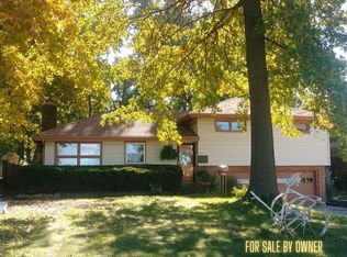 421 NE Shady Lane Dr, Gladstone, MO 64118