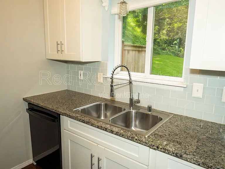 1222 7th St SE #L — Photo 12