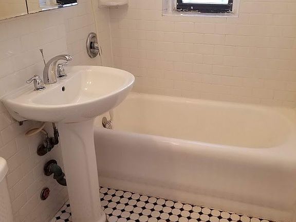 4th image of 4343 91st Pl APT 1d