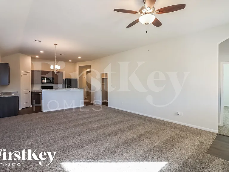 11032 Patriot Ct — Photo 4
