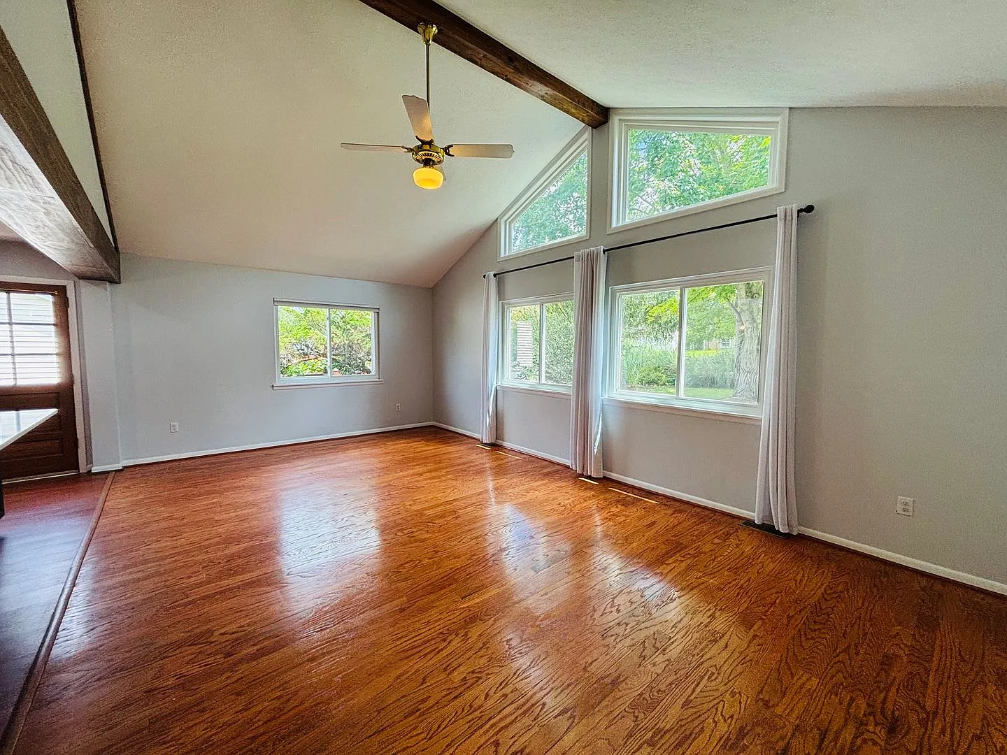 3 Bedroom, 2 Bath House in Woodbine w/walking trail access — Photo 4