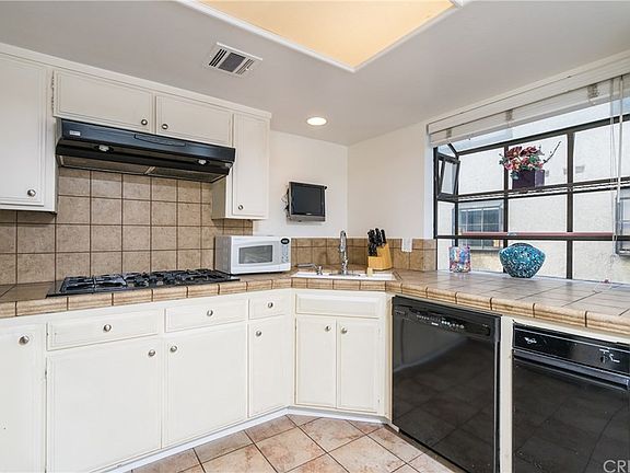 3rd image of 7650 N Topanga Canyon Blvd #1
