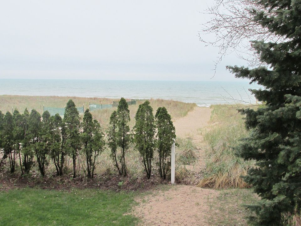 2nd image of 1534 Lake Shore Dr