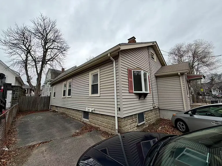 Arden St — Photo 21