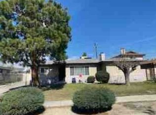 17414 Pine Ave, Fontana, CA 92335