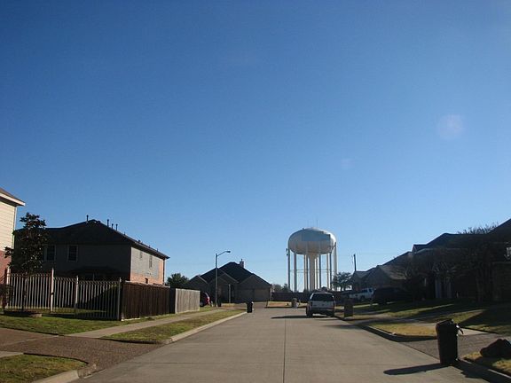 4th image of 813 Caraway Ln