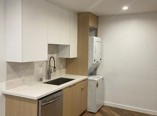 5447 Russell Ave APT 17, Los Angeles, CA 90027