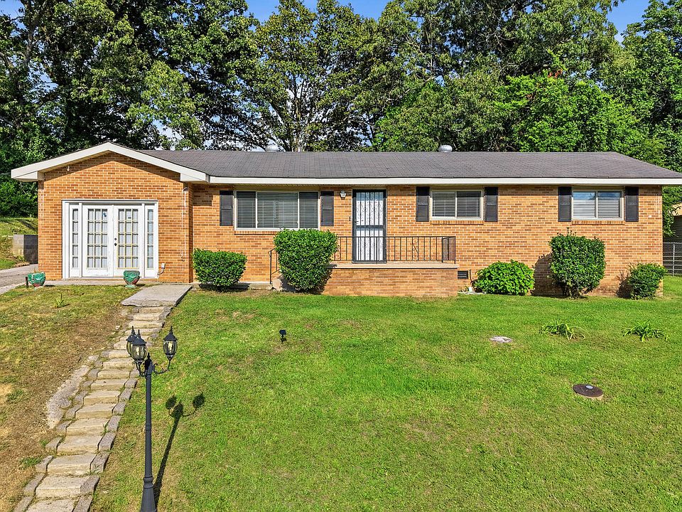 1st image of 7820 Rosemary Cir