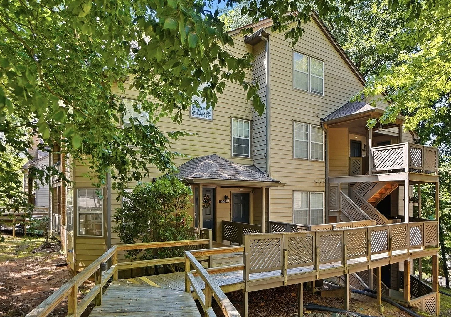 2-Bedroom Condo on the Sugar Creek Greenway! — Photo 1