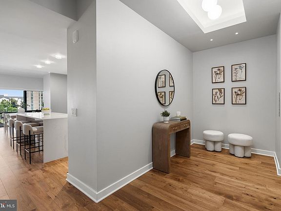 4th image of 1781 Pierce St #501