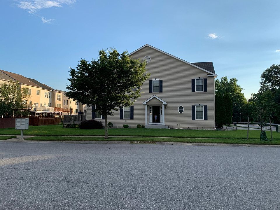 1st image of 901 Morningdale Dr
