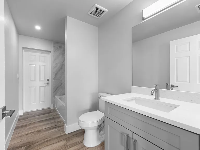 6151 Hershey Ave — Photo 24