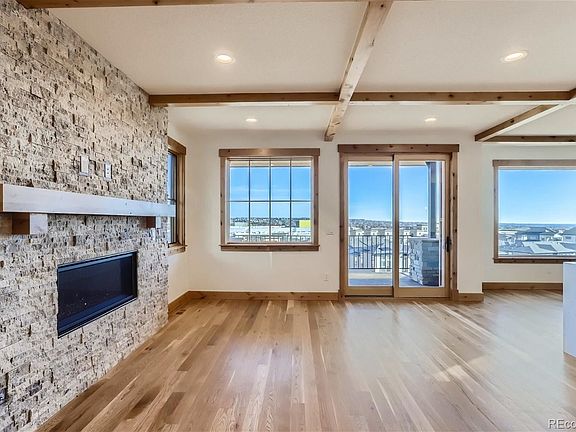 4th image of 535 Canary Ln