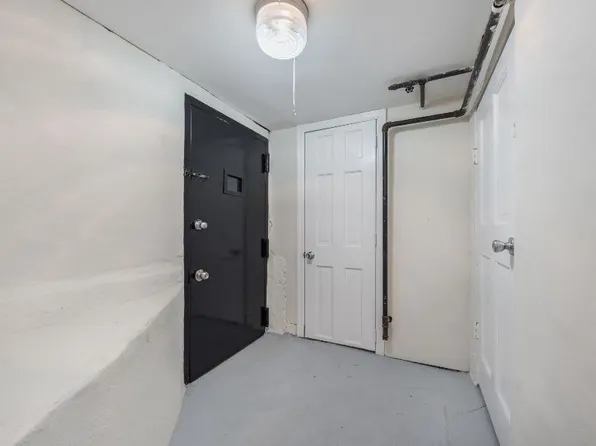 226-10 147th Avenue image 28 of 35