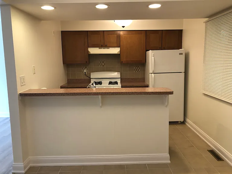 46 N 15th St #8 — Photo 7