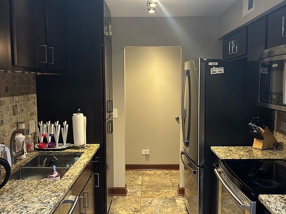 5th image of 1017 Buccaneer Dr APT 5