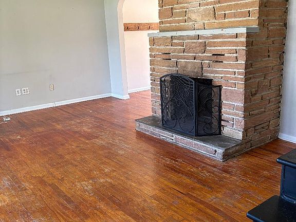 5th image of 314 E Park Ave