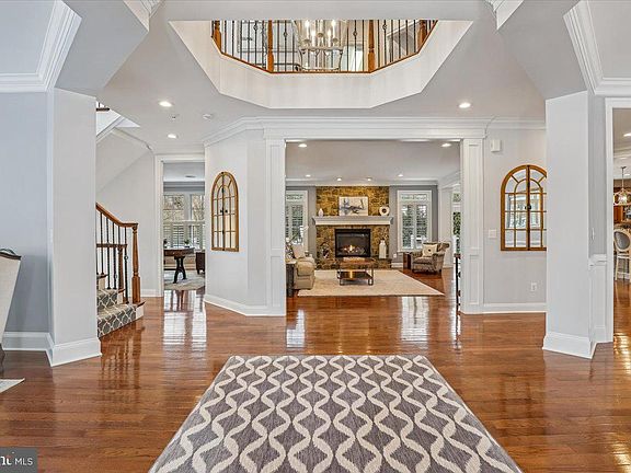 4th image of 10321 Lynch Ln